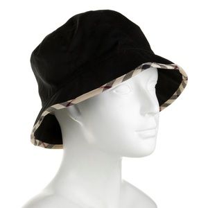 Burberry bucket hat